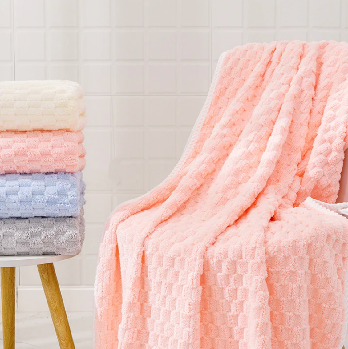 Amalfi Soft Cloud Coral Velvet Bath Towel Set - Pink