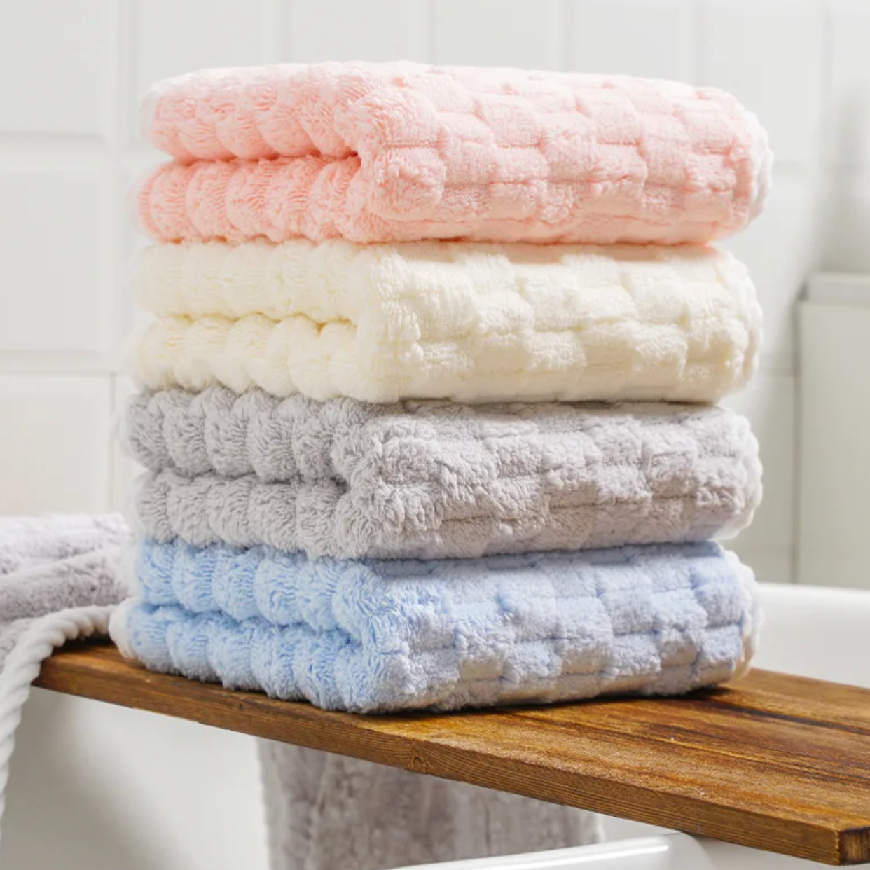 Amalfi Soft Cloud Coral Velvet Bath Towel Set - Pink