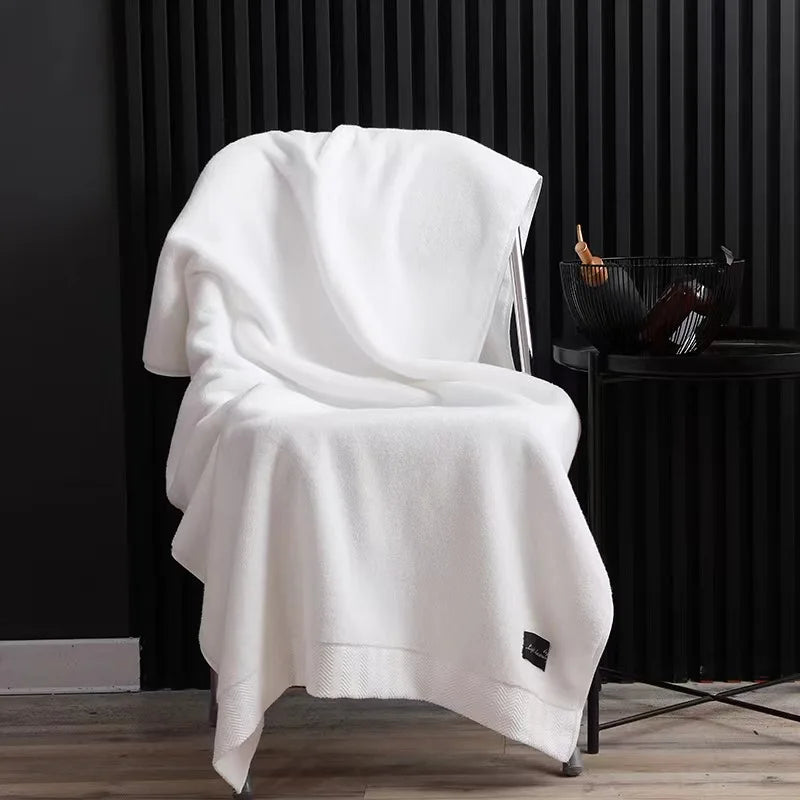 Scandinavian Light Luxury Cotton Bath Towel - White Cloud